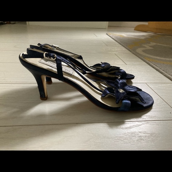 3 pairs women’s dress shoes - Picture 4 of 13